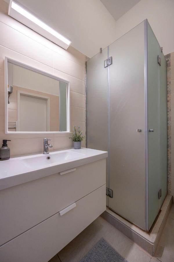Central Grand Apartment With 5Bedrm 2Bathroom Budapest Kültér fotó