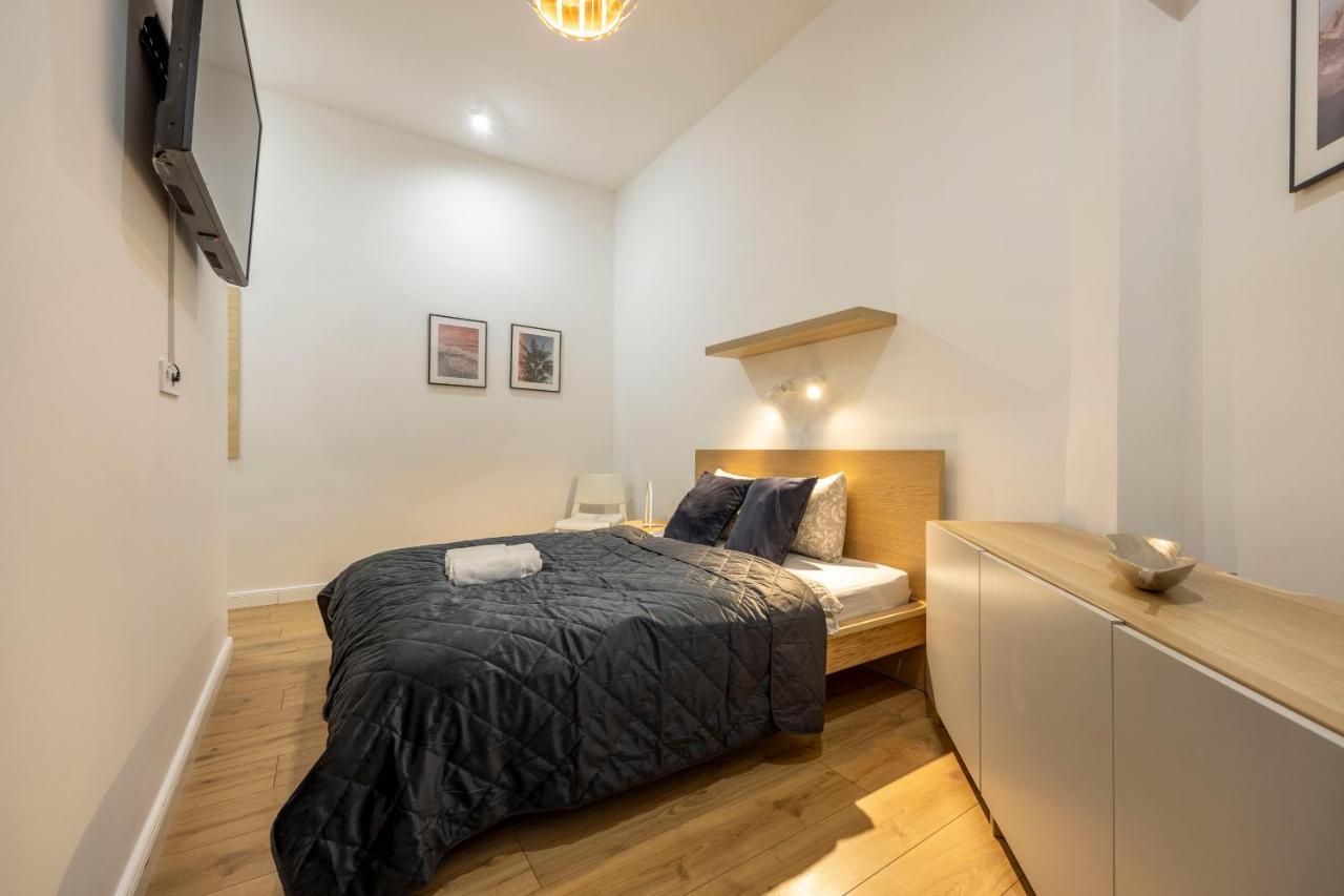 Central Grand Apartment With 5Bedrm 2Bathroom Budapest Kültér fotó