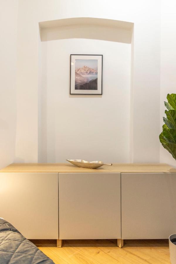 Central Grand Apartment With 5Bedrm 2Bathroom Budapest Kültér fotó
